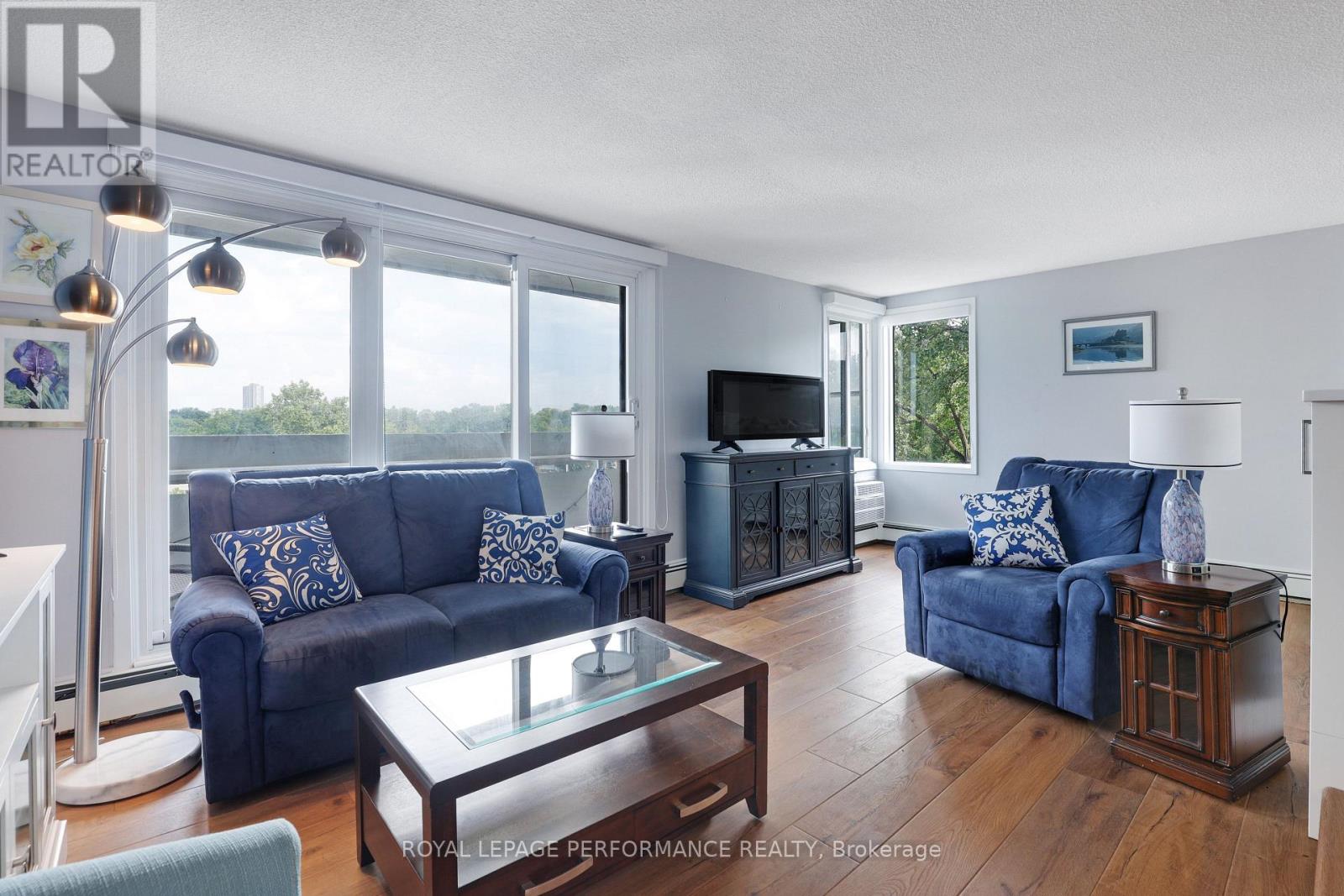 703 - 1081 Ambleside Drive Property Photo 11