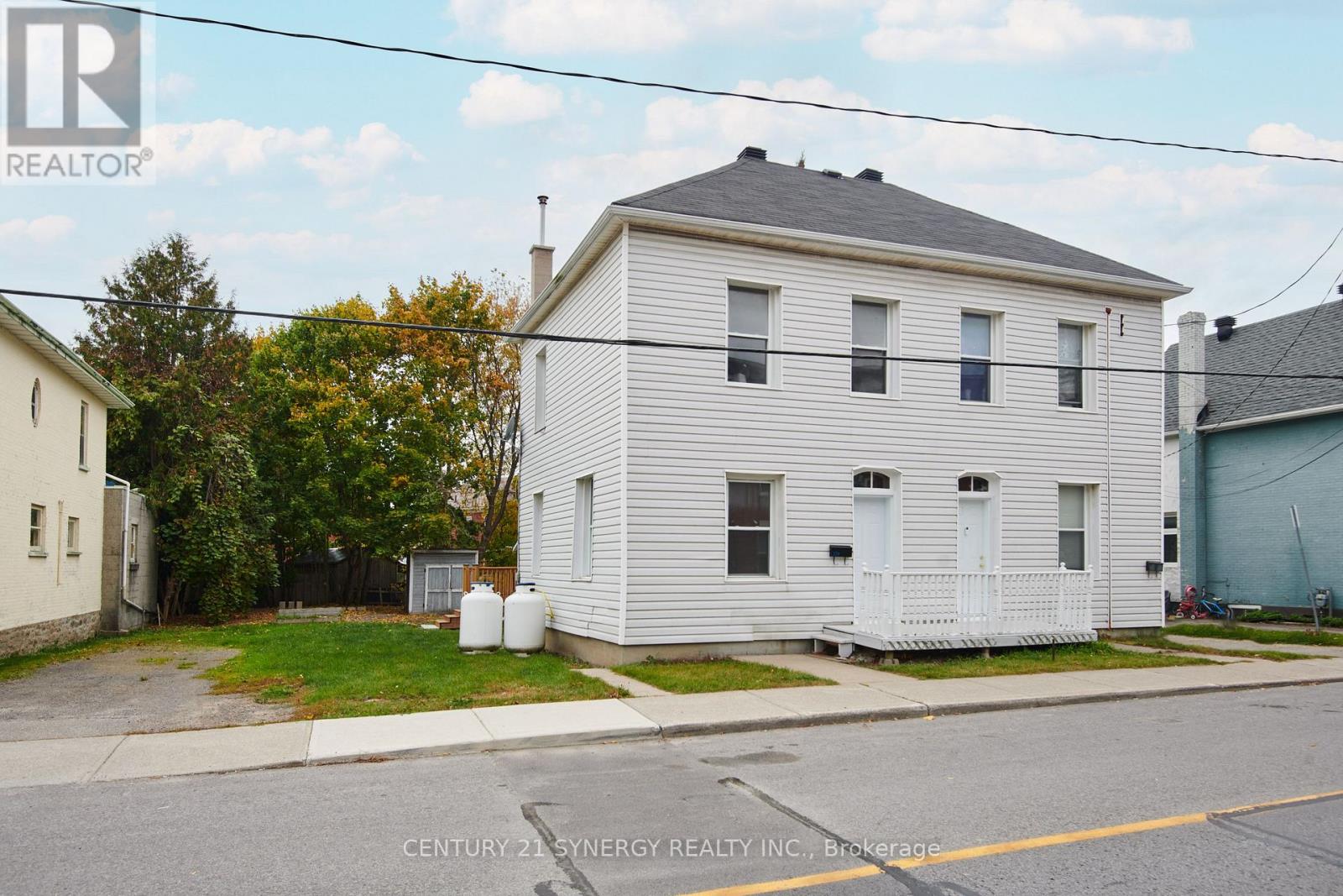 154-156 Beckwith Street N Property Photo 4
