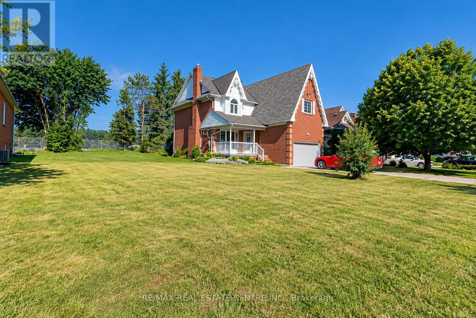 544 Park Avenue Property Photo 2