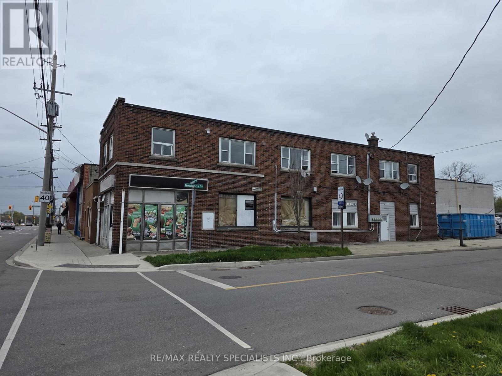 272 KENILWORTH AVENUE N Property Photo 1