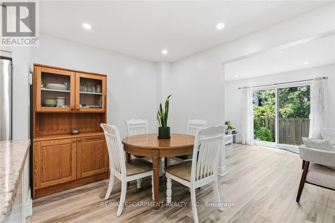 16 - 1420 Garth Street Property Photo 9