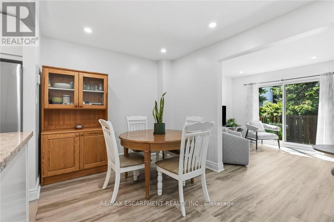 16 - 1420 Garth Street Property Photo 11