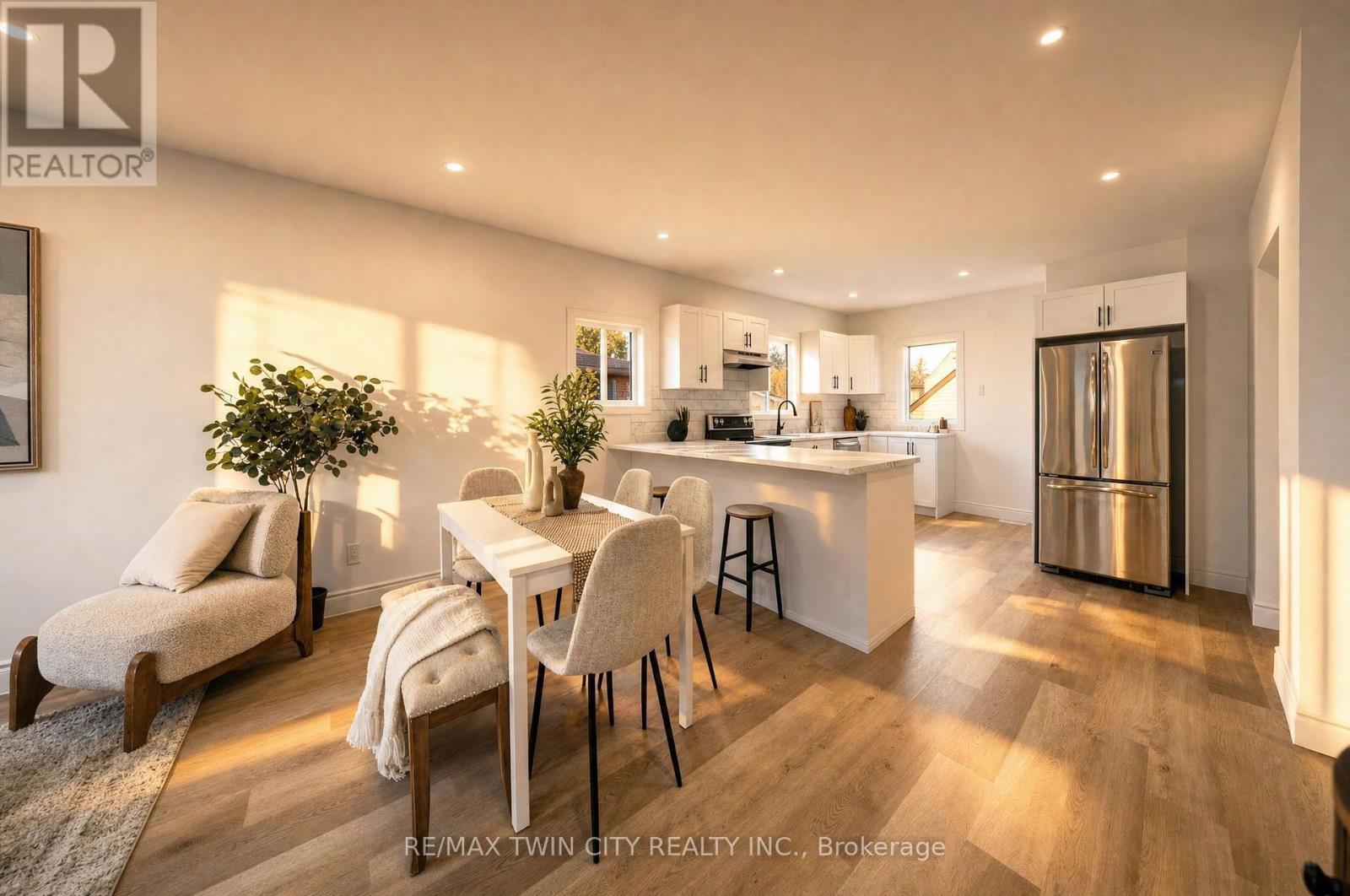 24 Park Road N Property Photo 10
