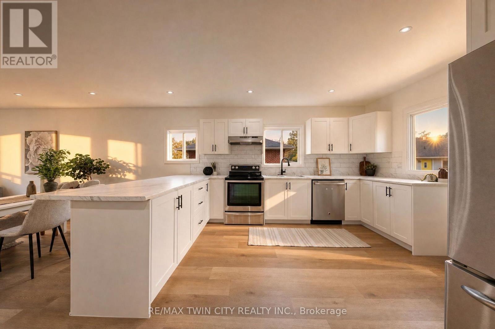 24 Park Road N Property Photo 13