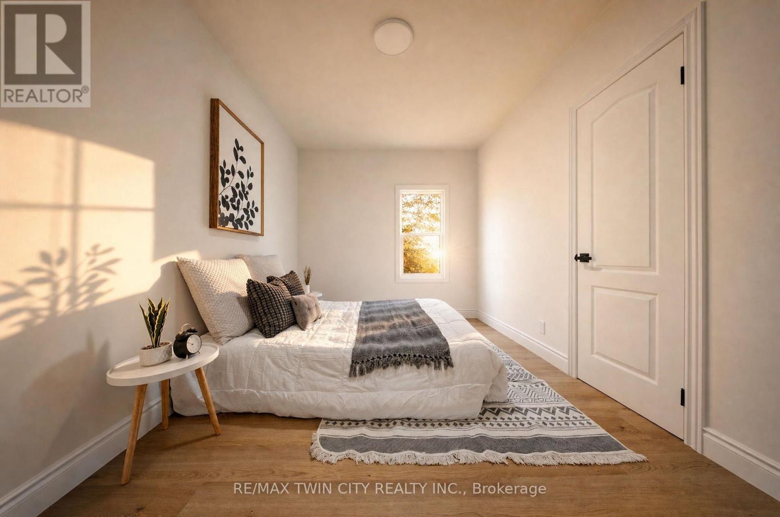 24 Park Road N Property Photo 16