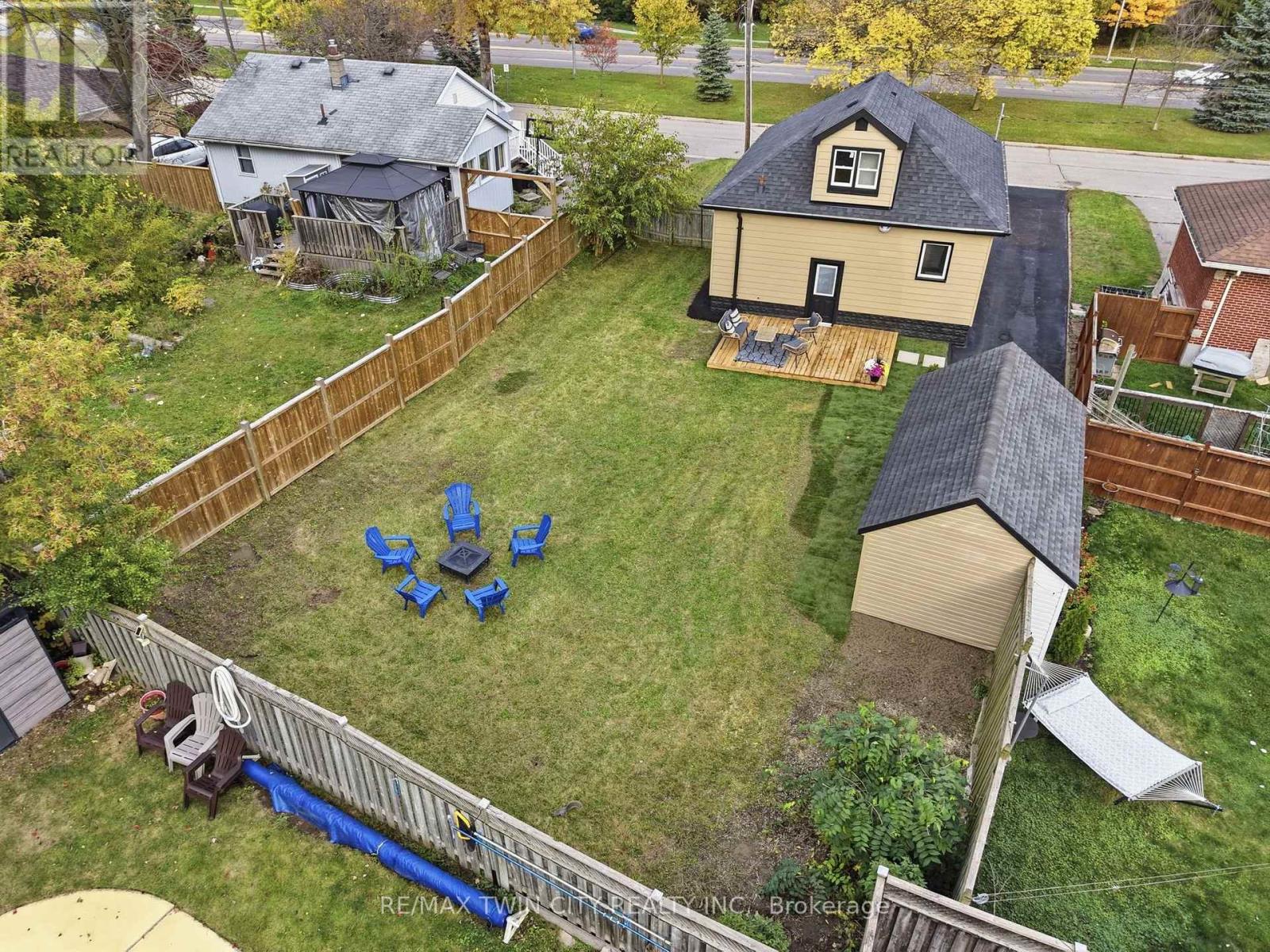 24 Park Road N Property Photo 34