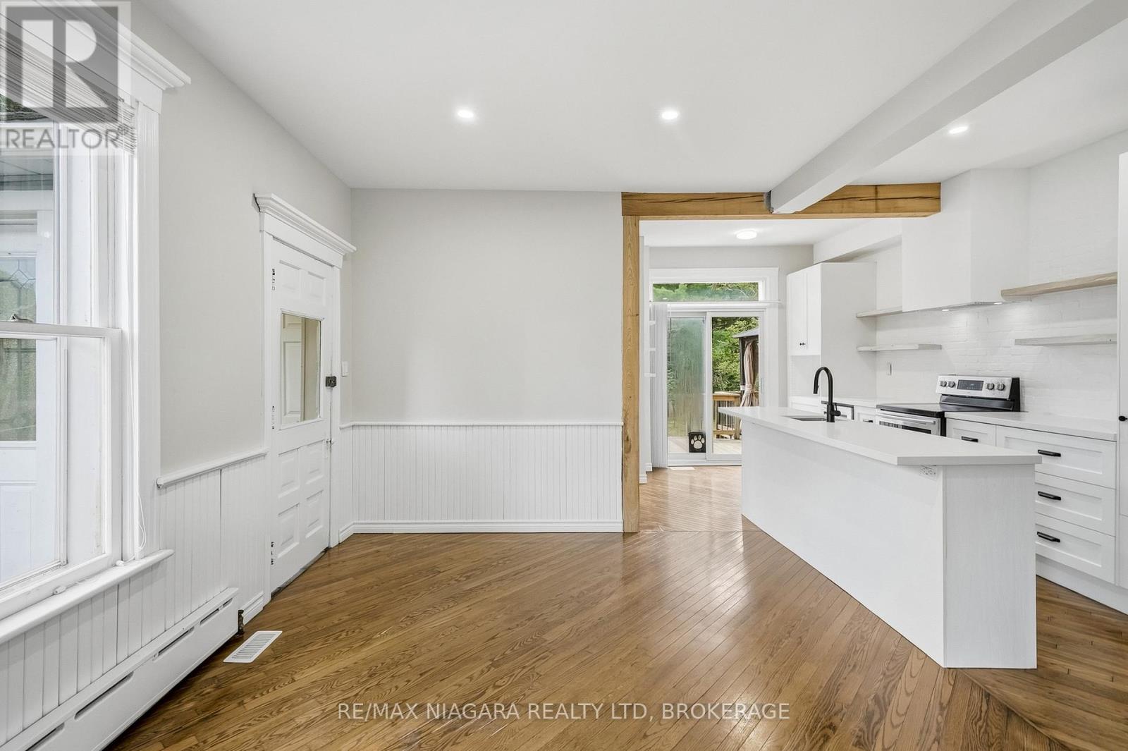 181 Chippawa Road Property Photo 11