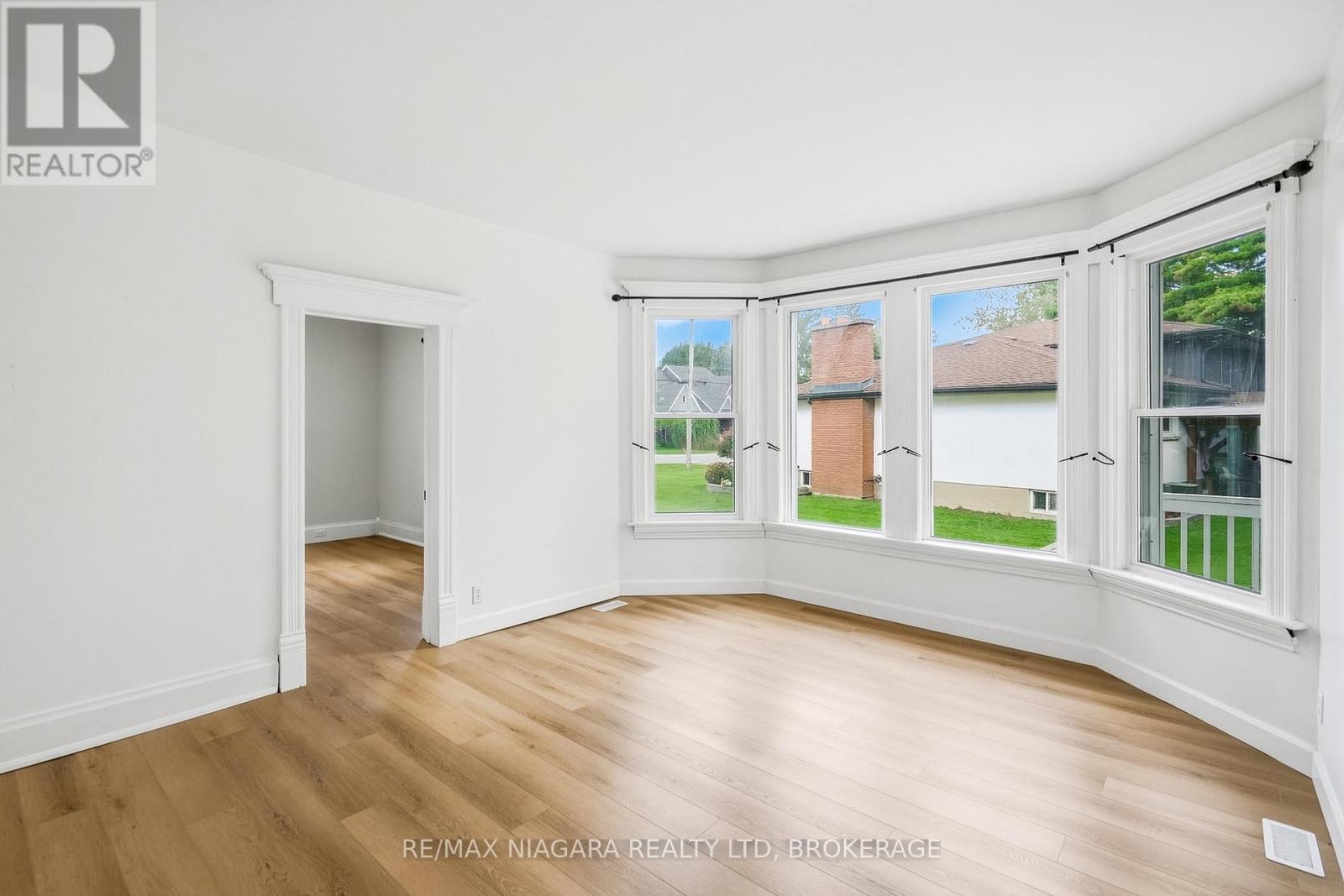 181 Chippawa Road Property Photo 12