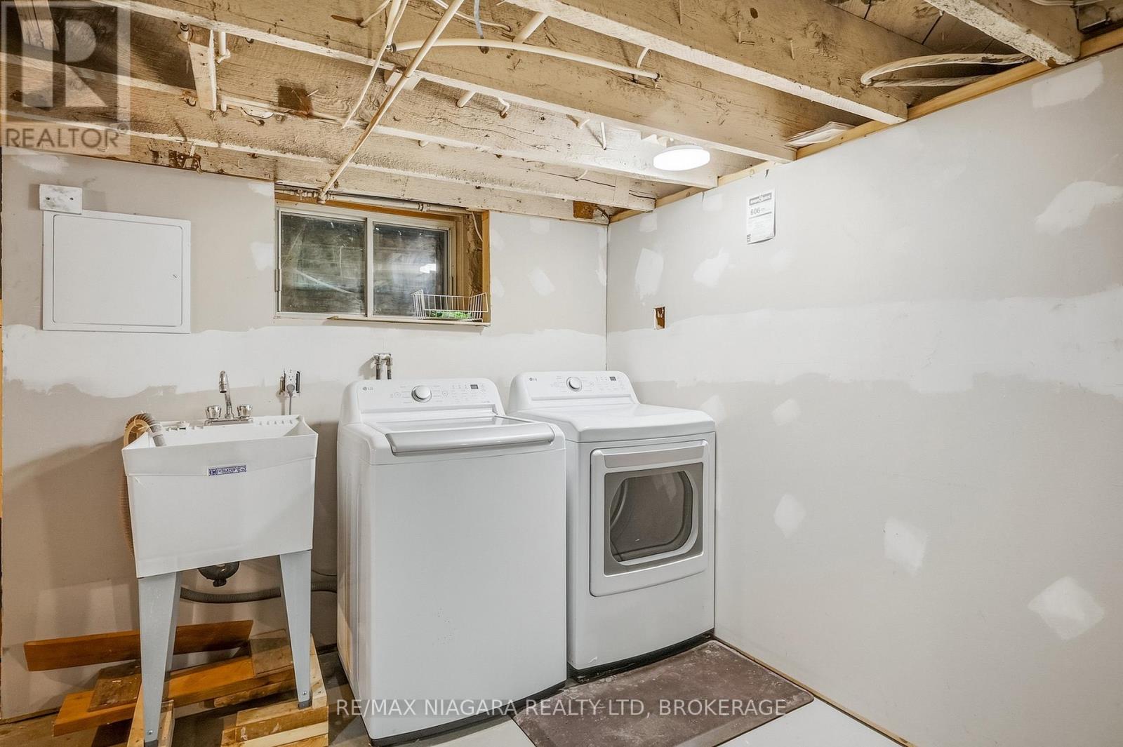 181 Chippawa Road Property Photo 22