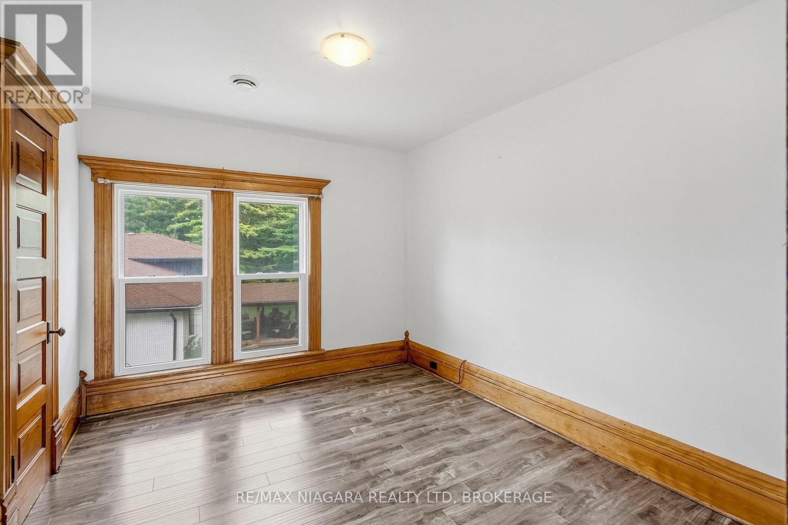 181 Chippawa Road Property Photo 32