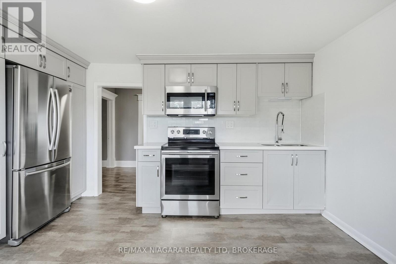 181 Chippawa Road Property Photo 34