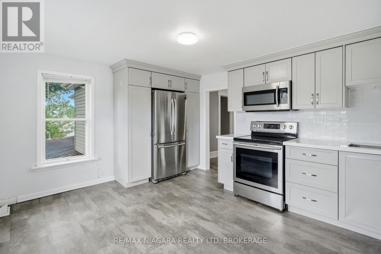181 Chippawa Road Property Photo 35