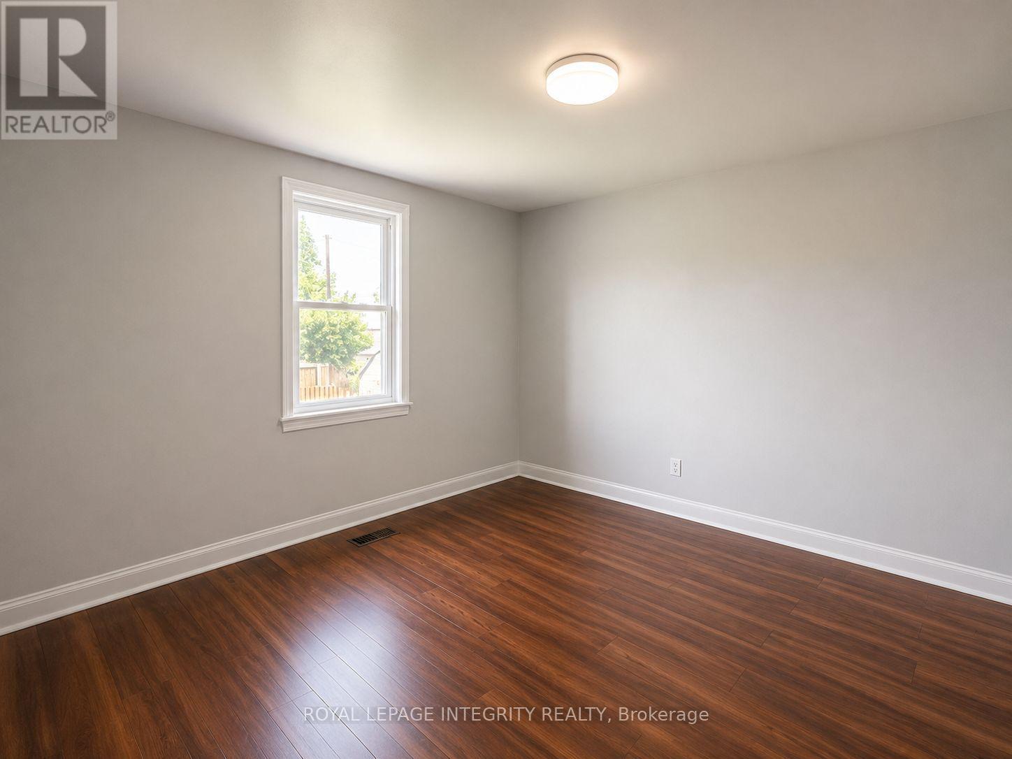 607 12th Street E Property Photo 8