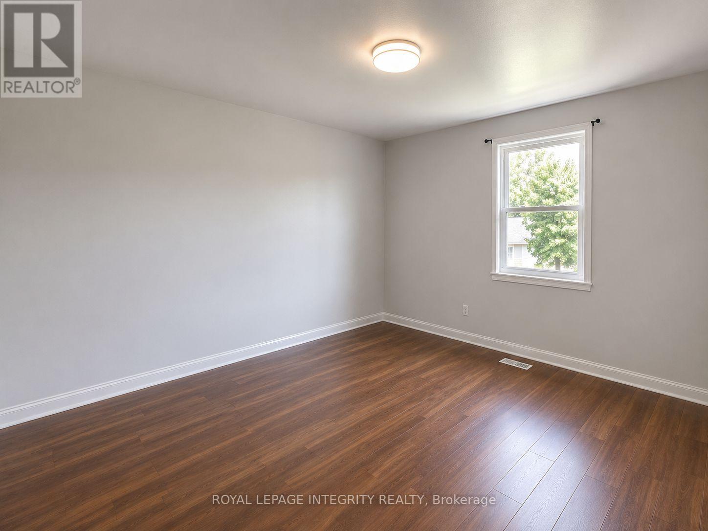 607 12th Street E Property Photo 9