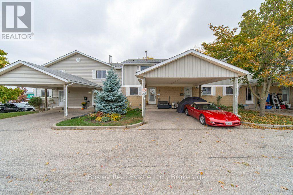 UNIT 28 - 255 NORTHLAKE DRIVE Property Photo 1