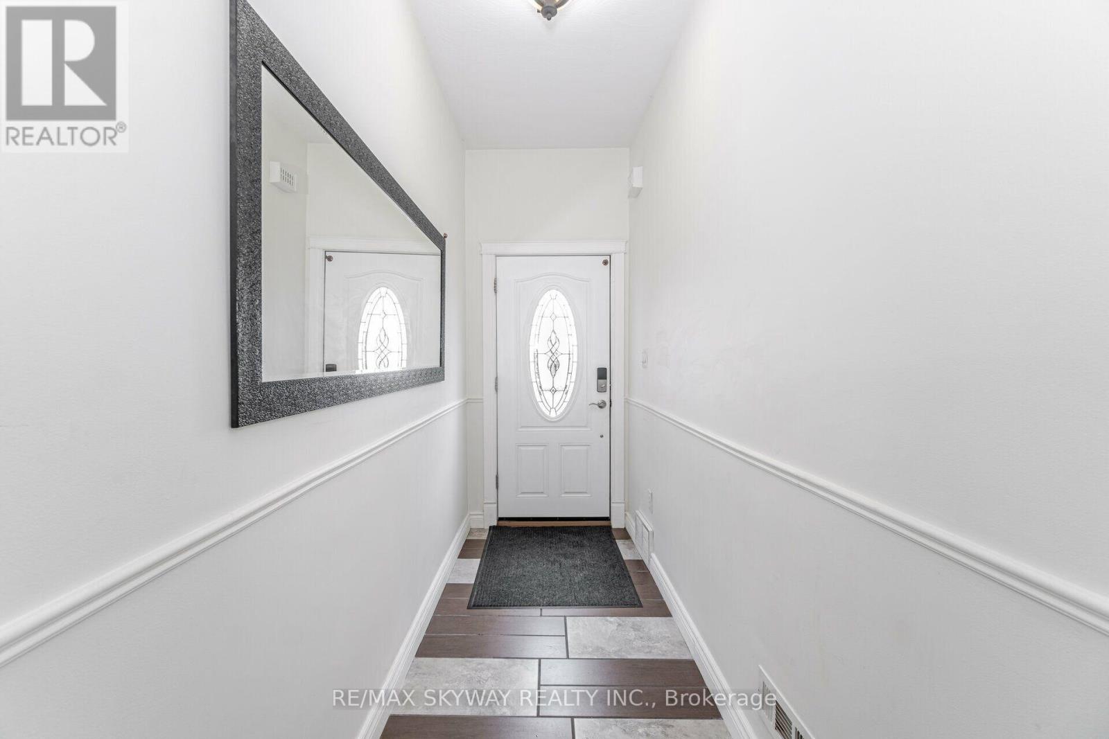 242 East Avenue N Property Photo 4