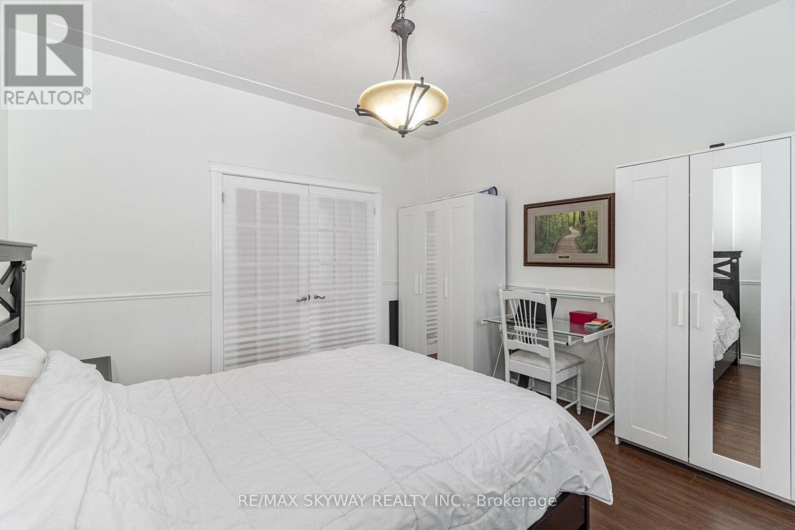 242 East Avenue N Property Photo 17