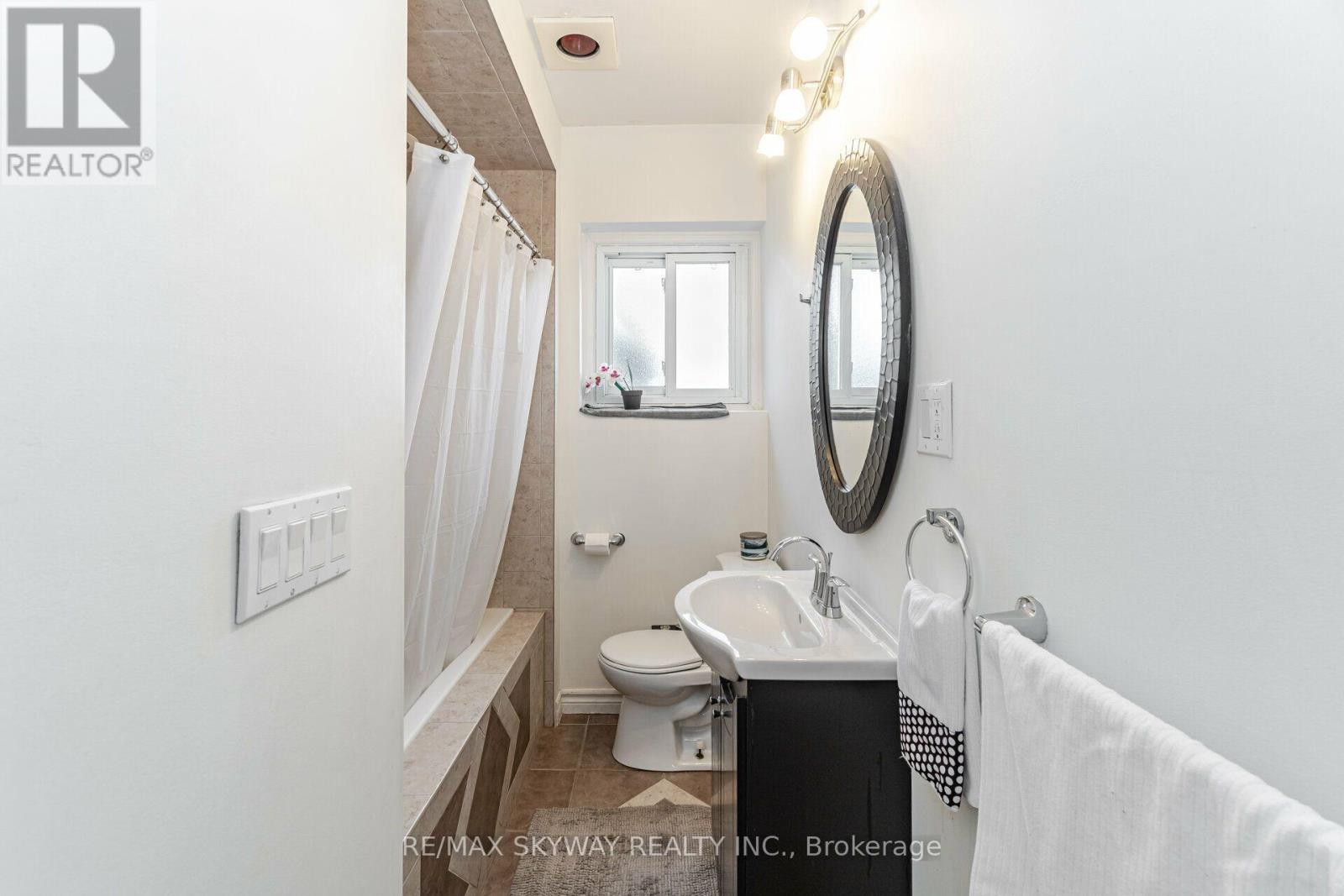 242 East Avenue N Property Photo 24