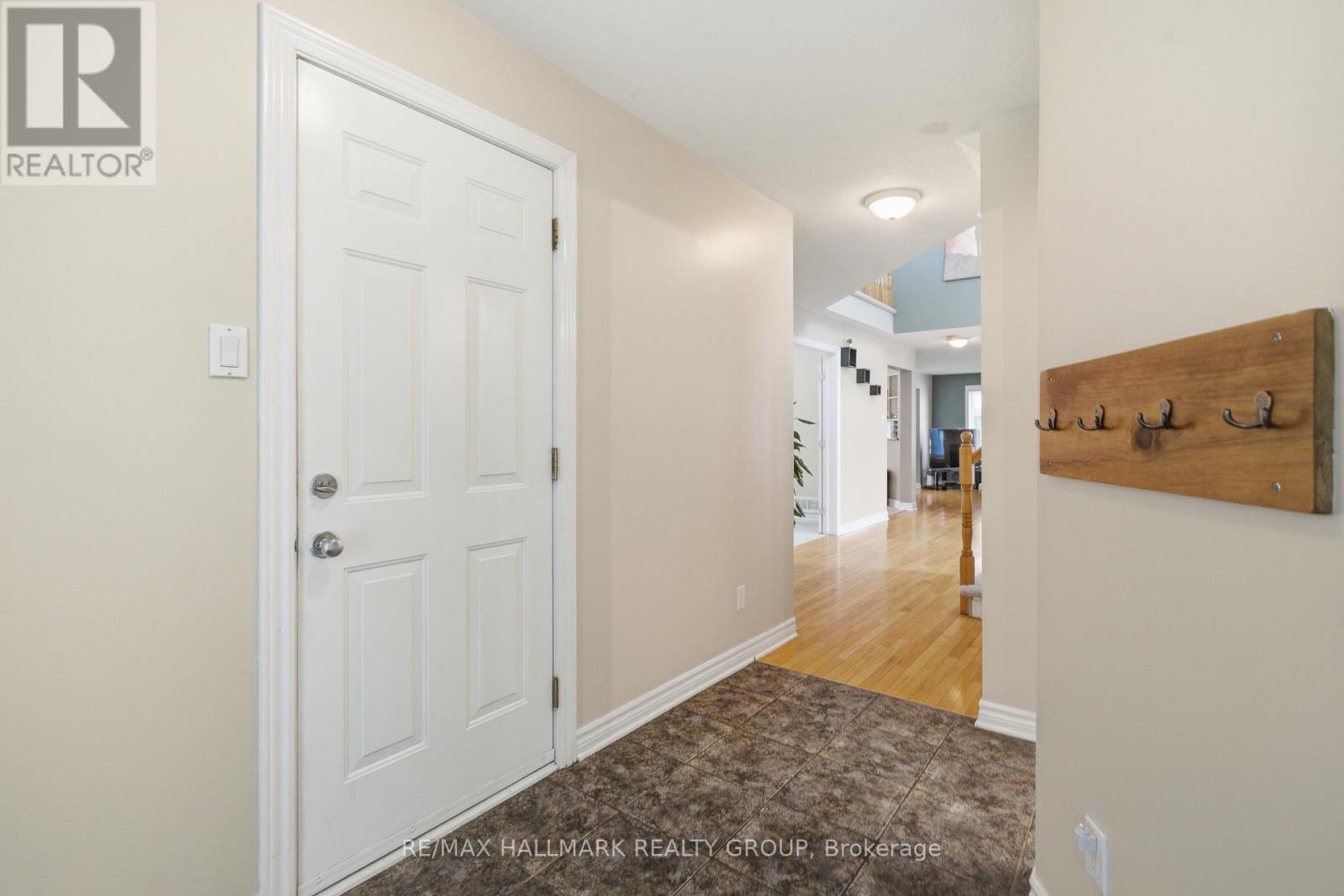 800 Long Point Circle Property Photo 3