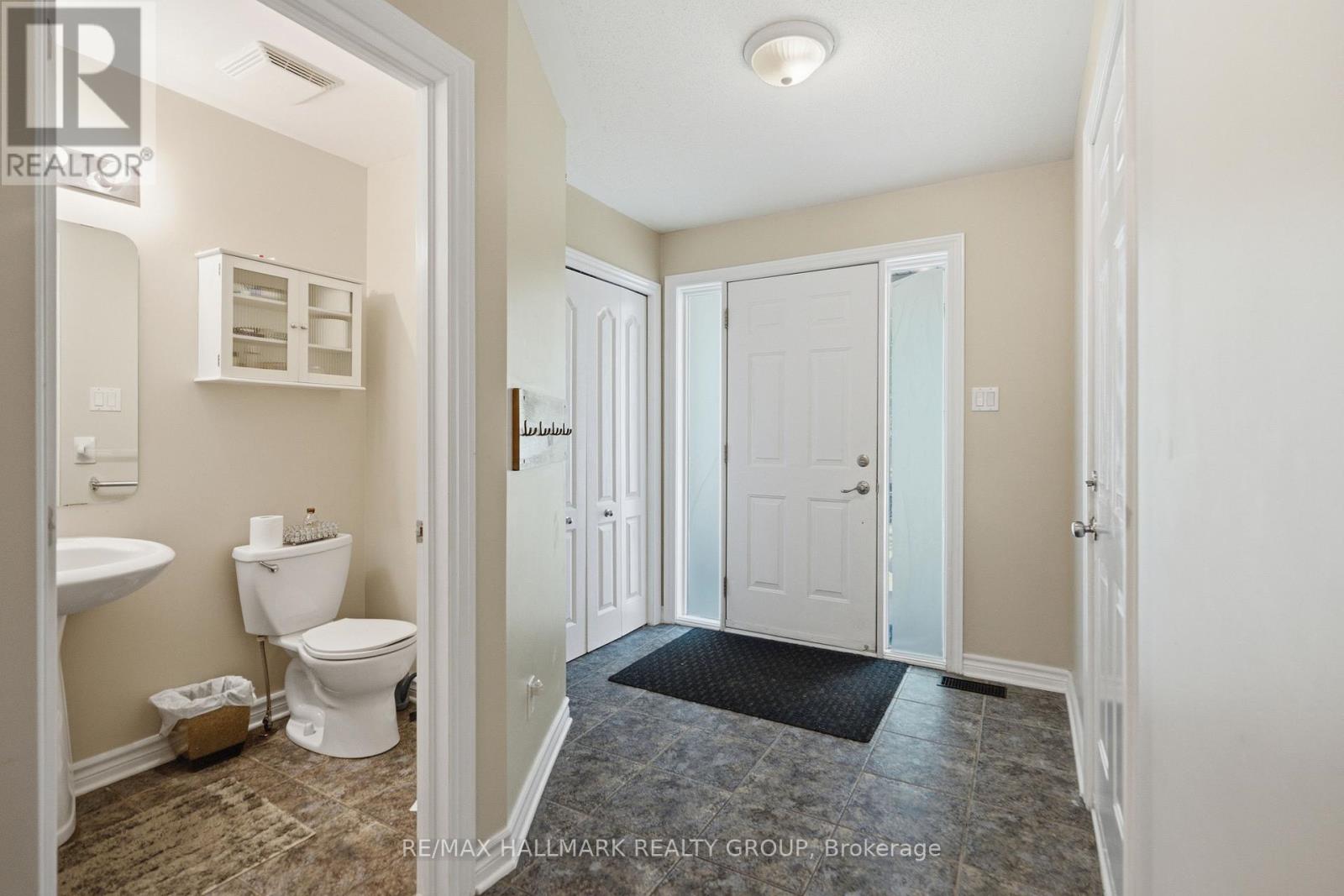 800 Long Point Circle Property Photo 4