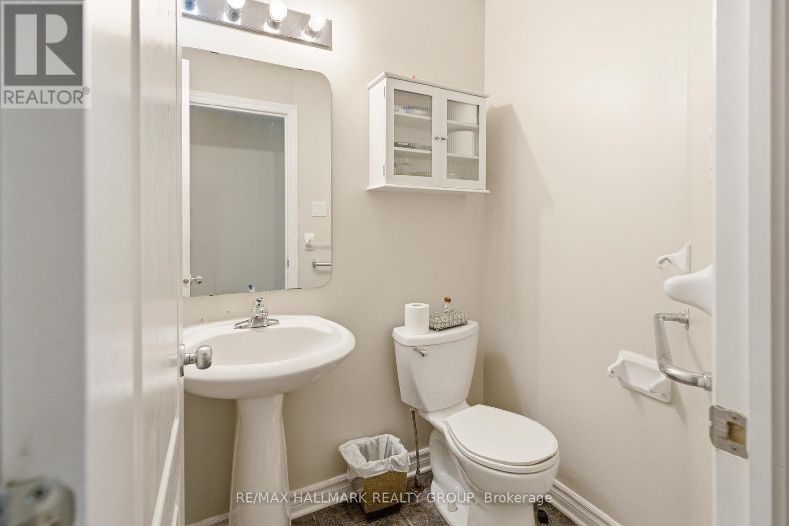 800 Long Point Circle Property Photo 5