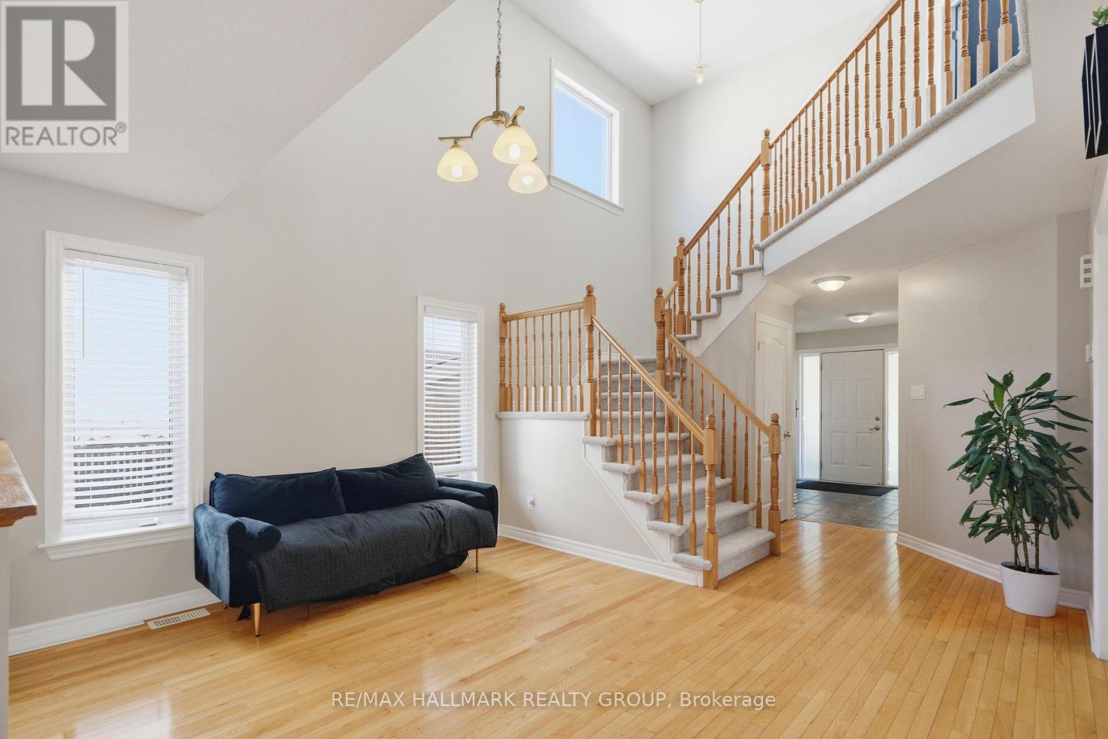 800 Long Point Circle Property Photo 6