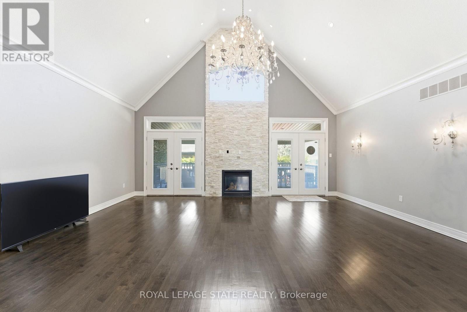 85 Hillcroft Drive Property Photo 11