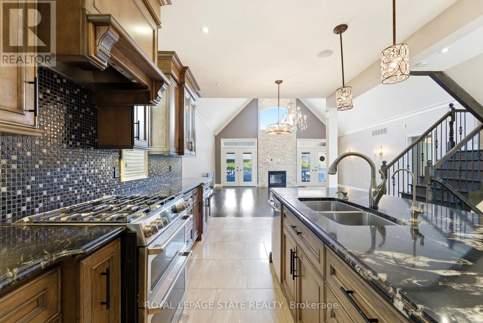 85 Hillcroft Drive Property Photo 19