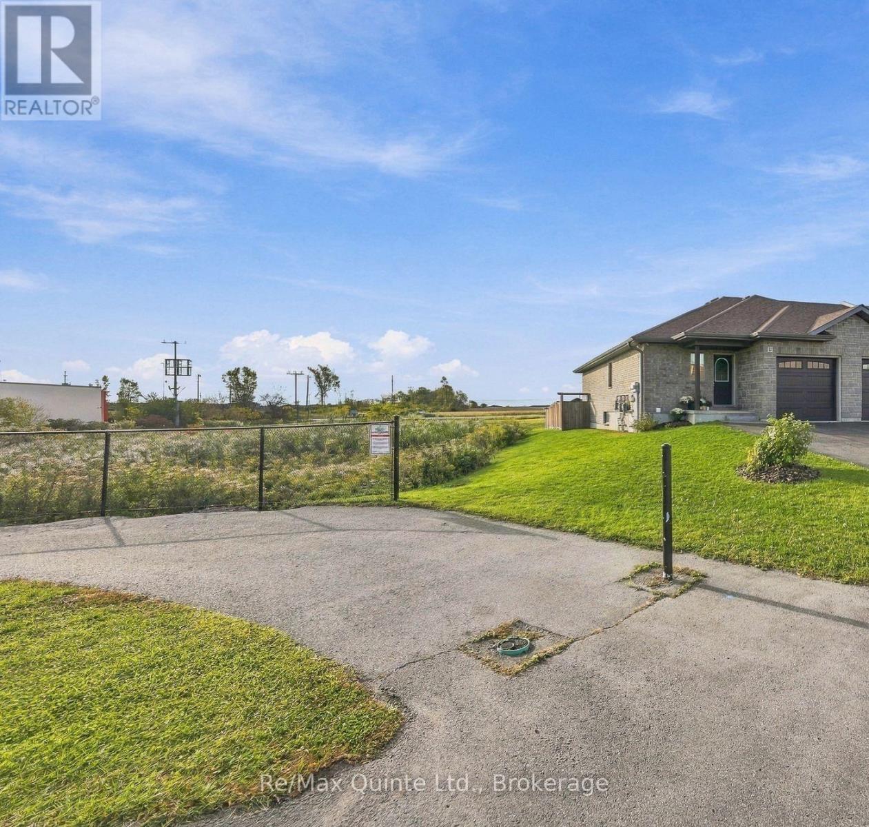 32 Cortland Crescent Property Photo 3