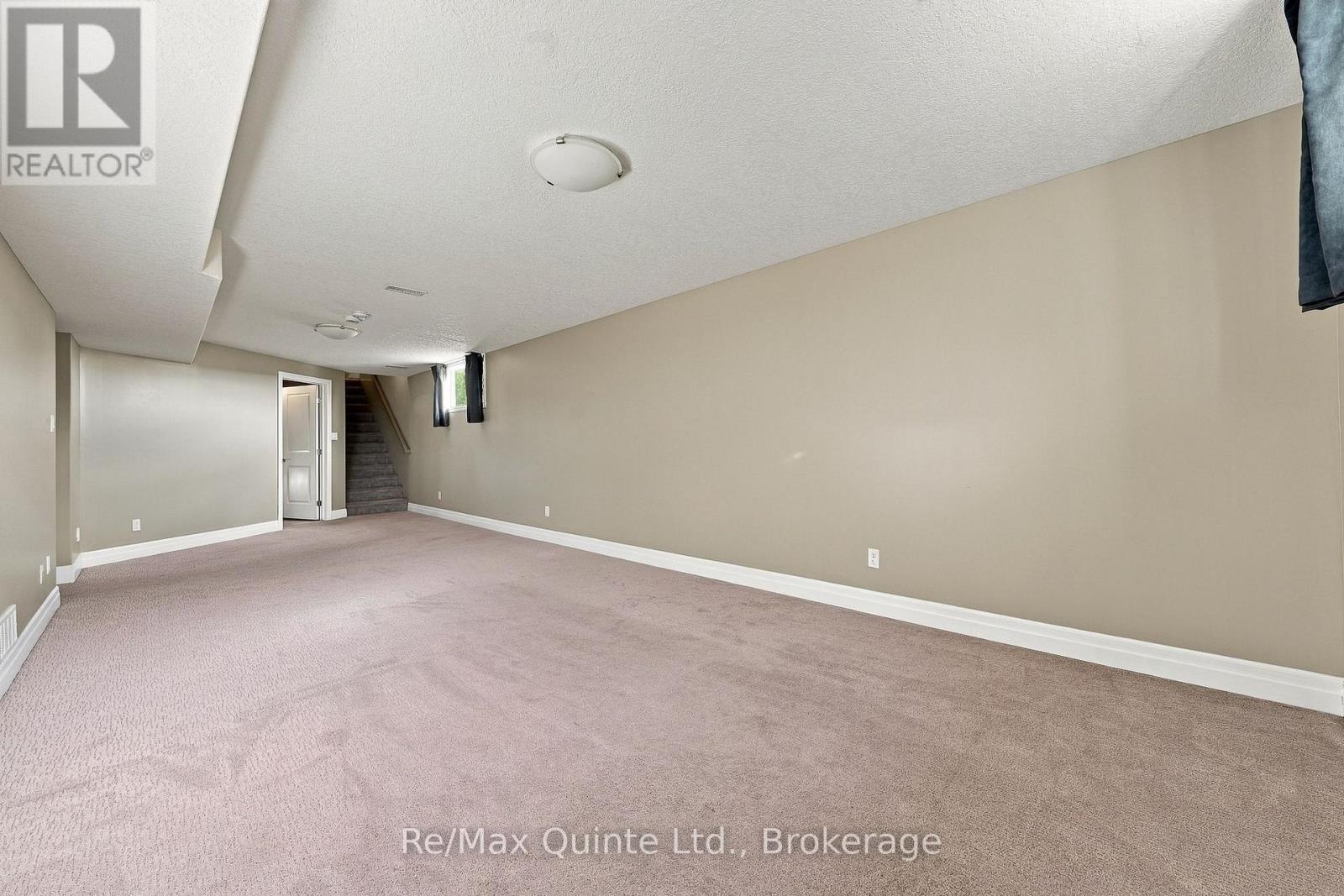 32 Cortland Crescent Property Photo 24