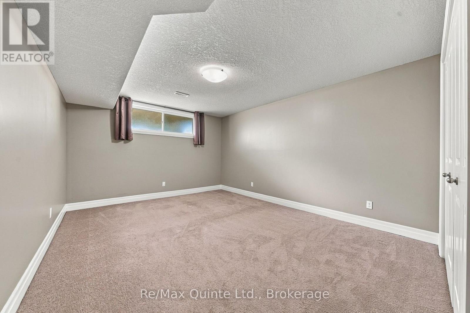 32 Cortland Crescent Property Photo 26
