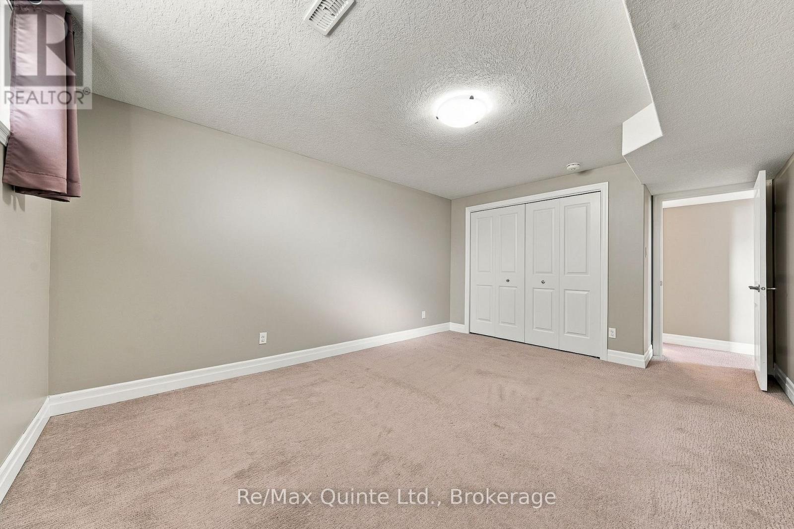 32 Cortland Crescent Property Photo 27