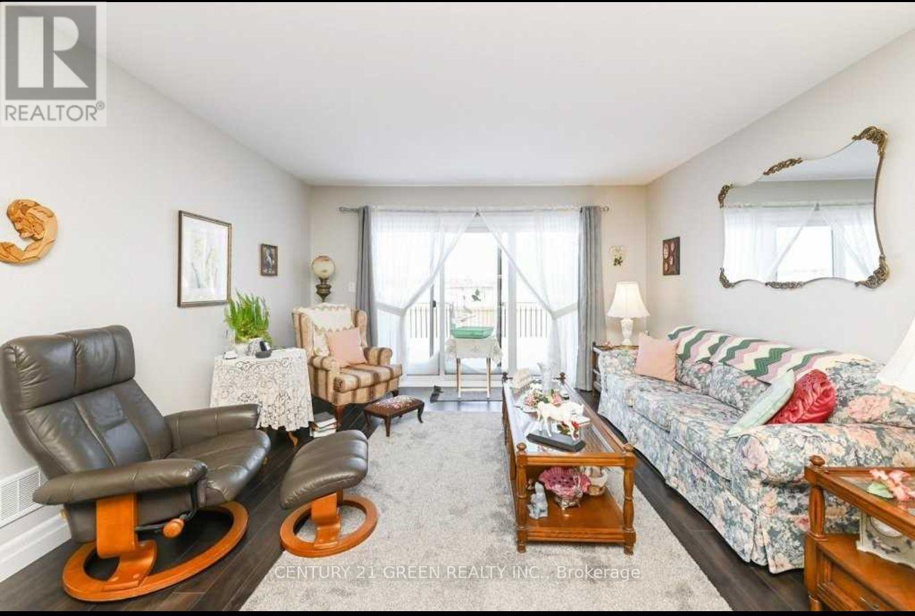 100 Spruce Gardens Court Property Photo 11