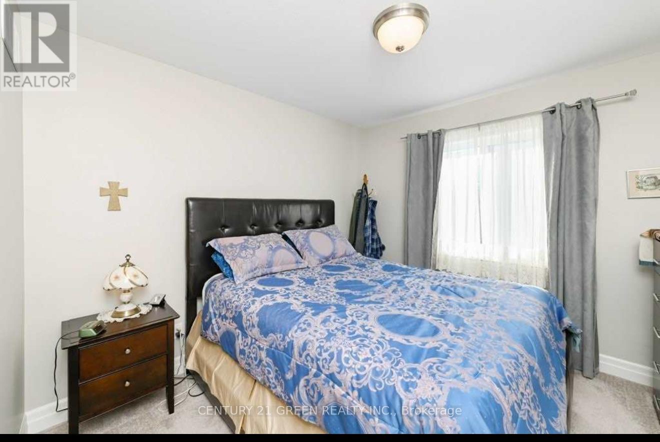 100 Spruce Gardens Court Property Photo 13