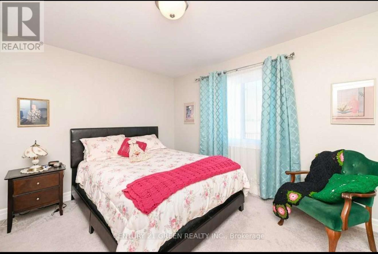 100 Spruce Gardens Court Property Photo 15