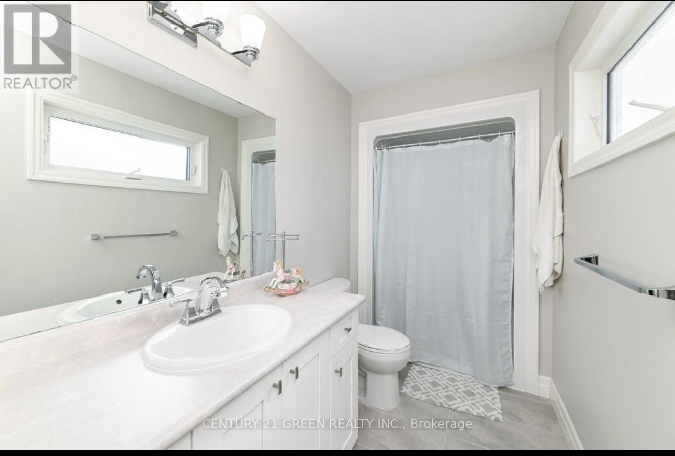100 Spruce Gardens Court Property Photo 16