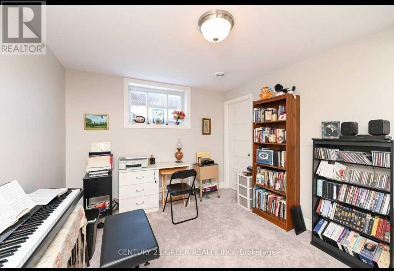 100 Spruce Gardens Court Property Photo 18