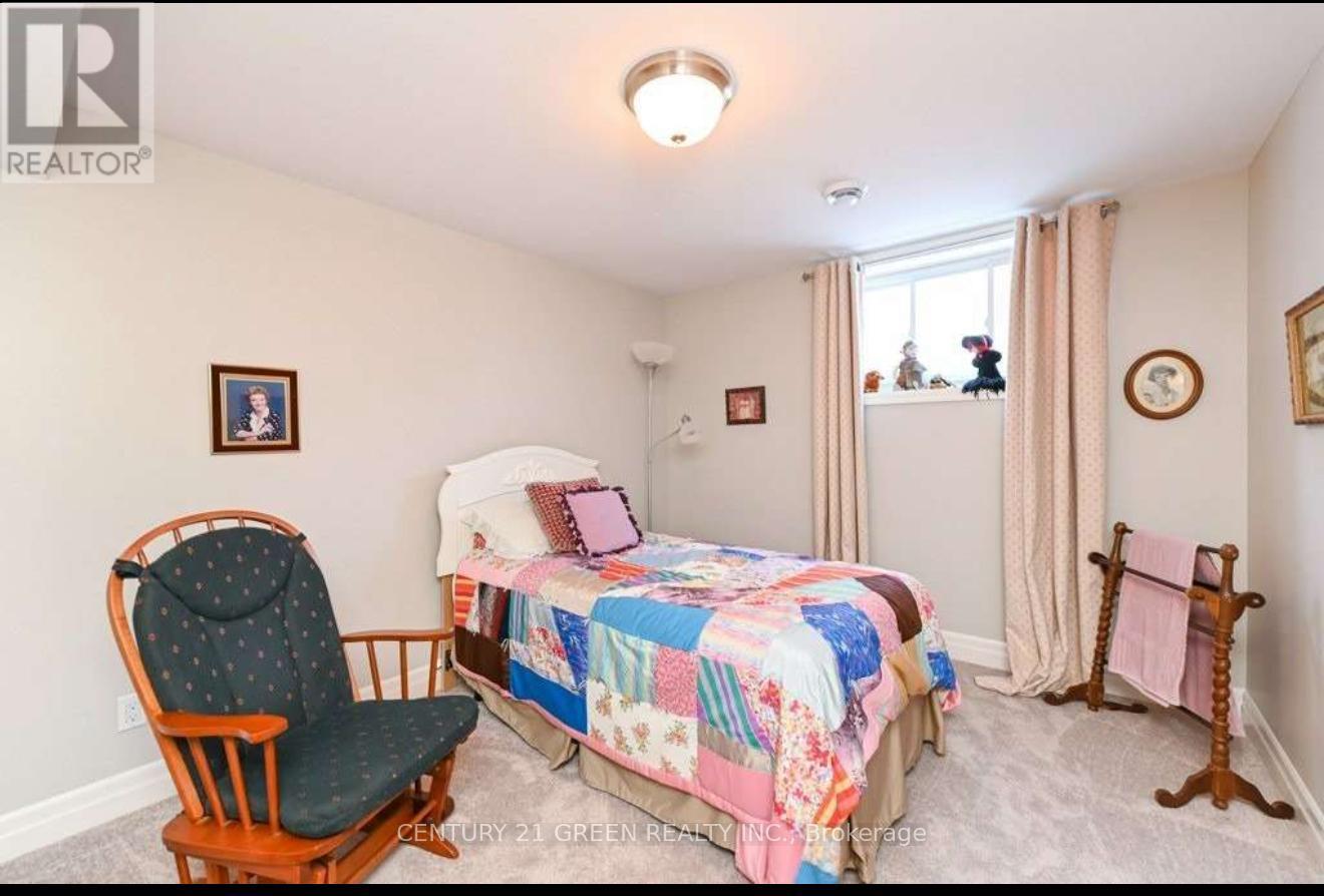 100 Spruce Gardens Court Property Photo 21