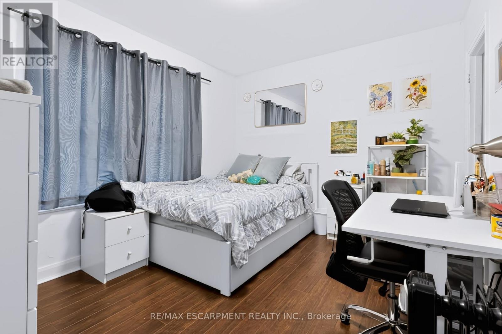 23 Forsyth Avenue S Property Photo 11