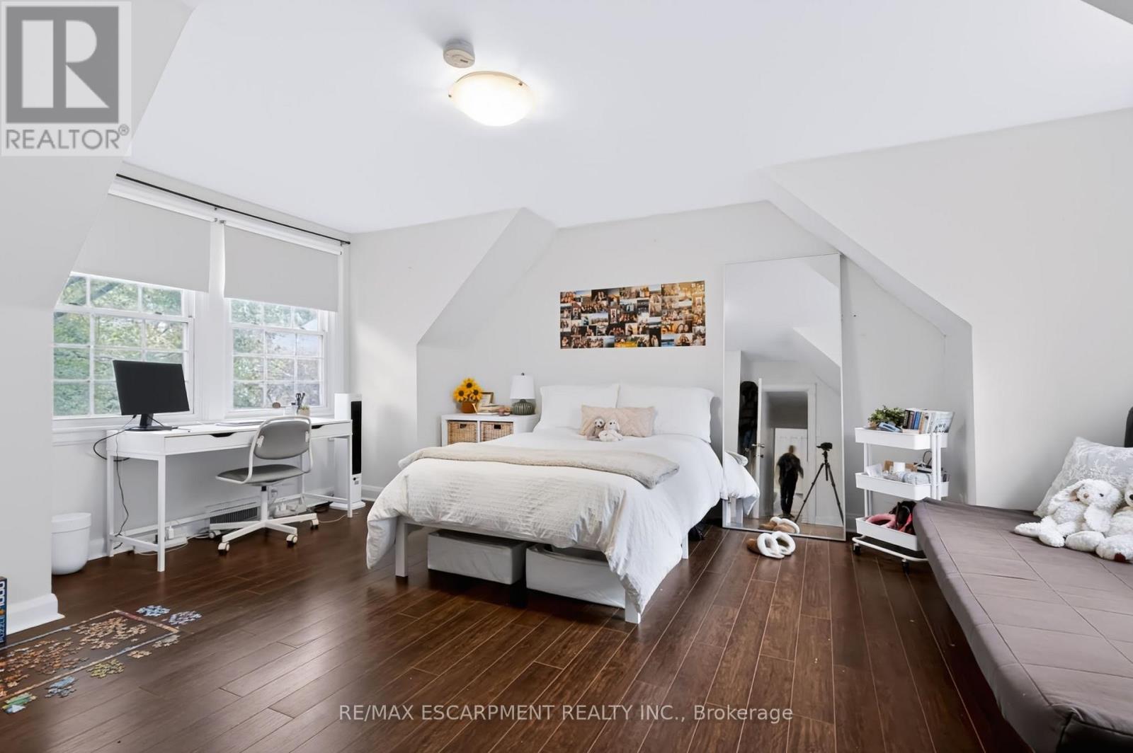23 Forsyth Avenue S Property Photo 17