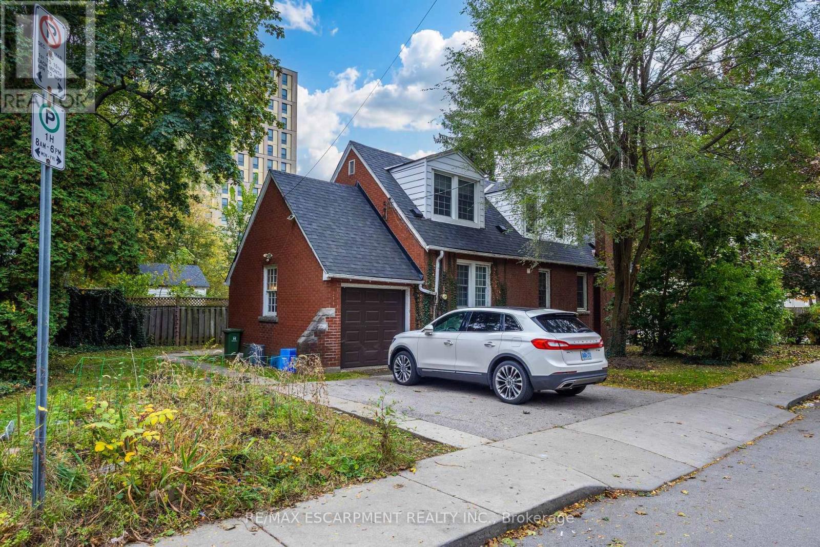 23 Forsyth Avenue S Property Photo 25