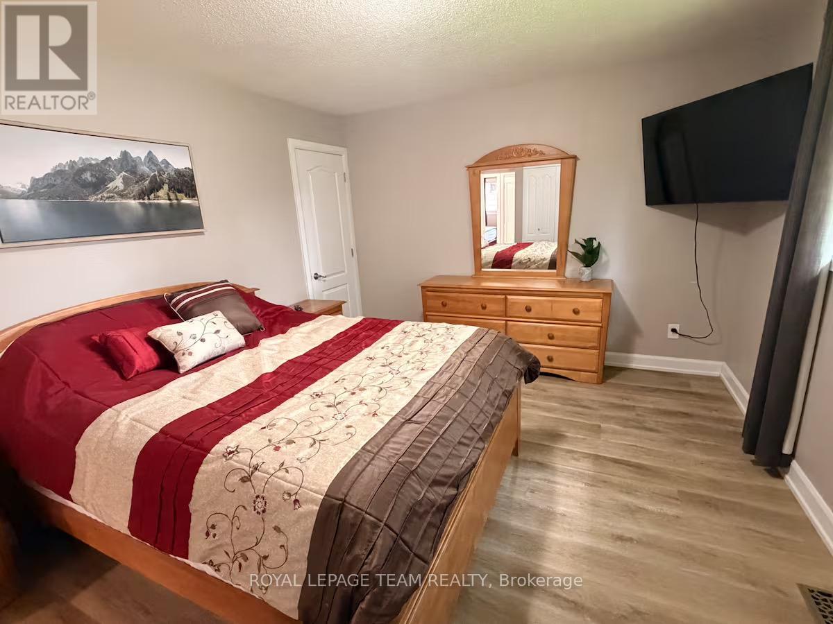 1 - 1492 Northdale Street Property Photo 8