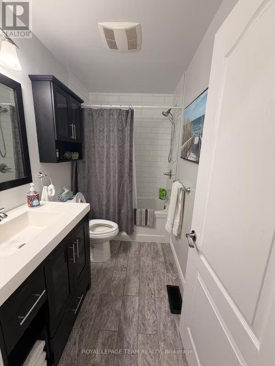 1 - 1492 Northdale Street Property Photo 15