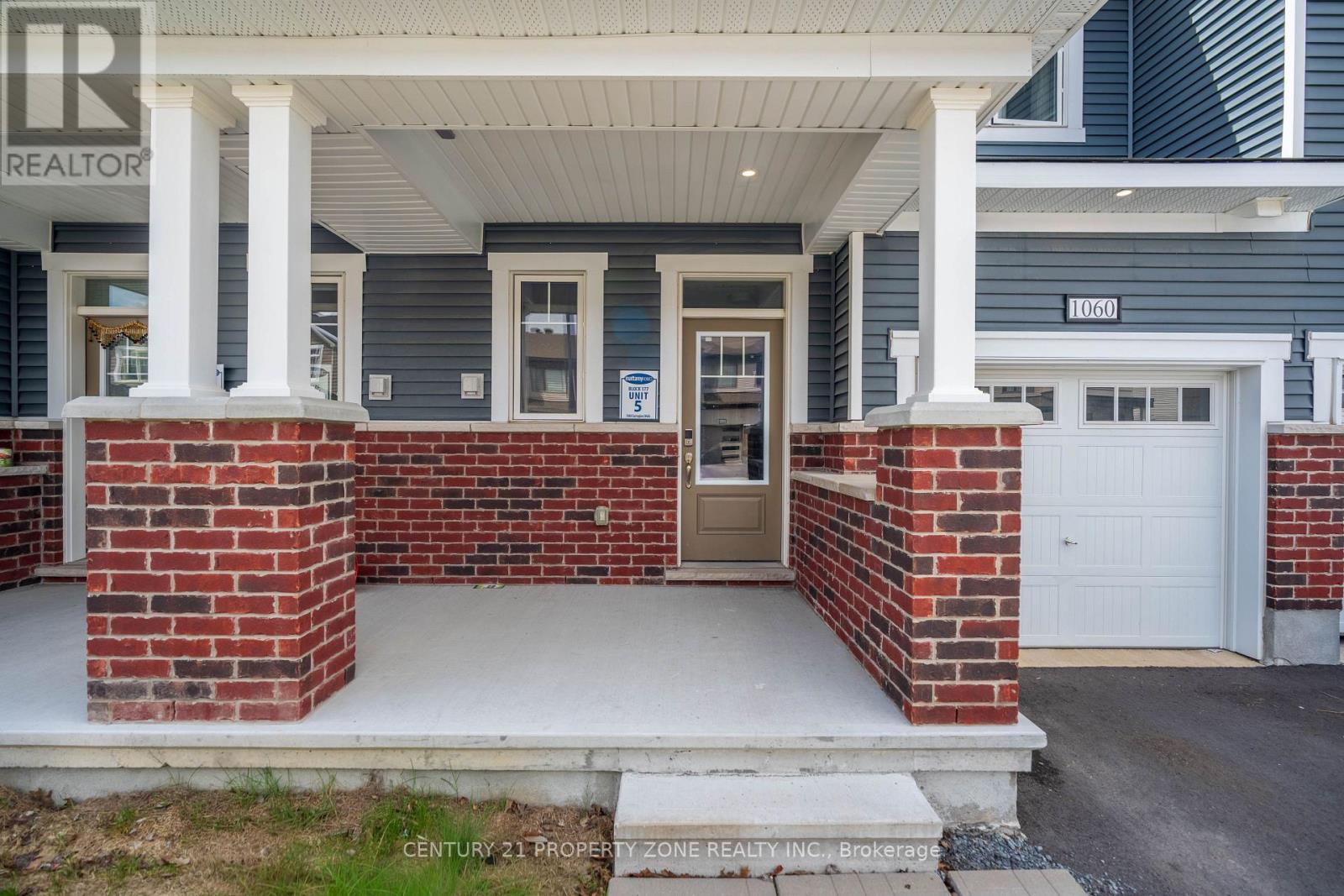 1060 CURRAGLASS WALK Property Photo 1