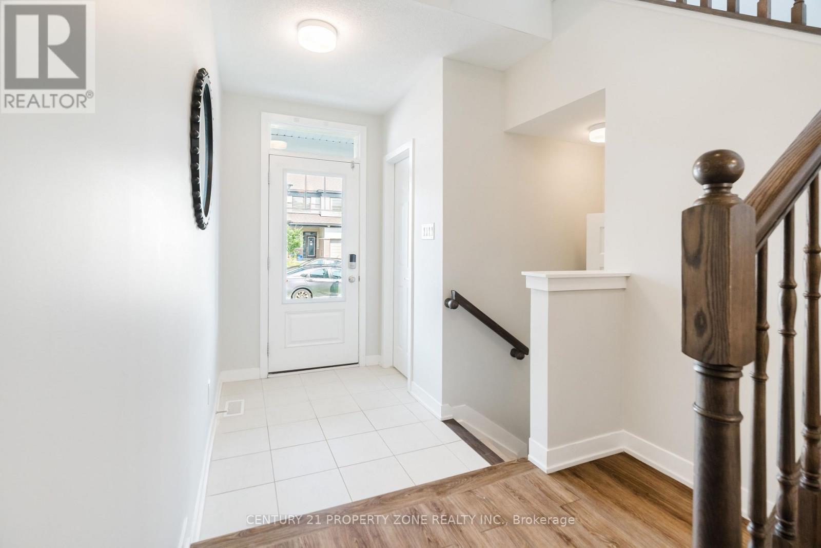 1060 Curraglass Walk Property Photo 2