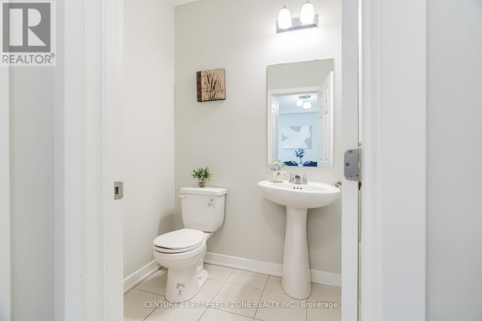 1060 Curraglass Walk Property Photo 8