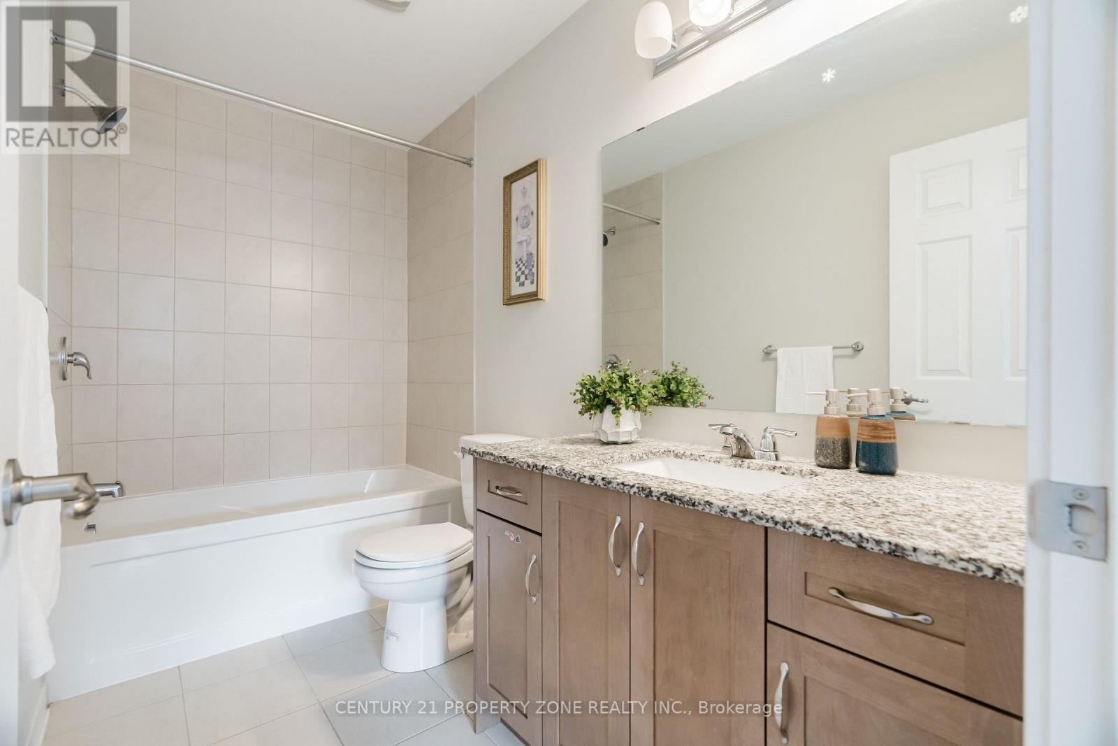 1060 Curraglass Walk Property Photo 17
