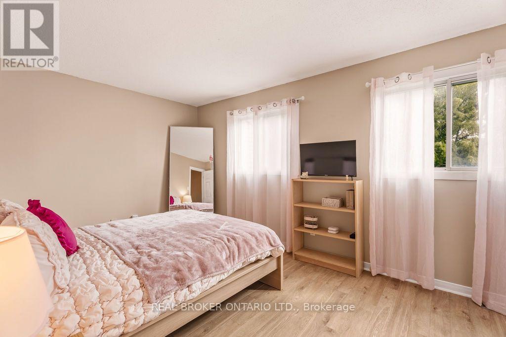 119 Teal Crescent Property Photo 19