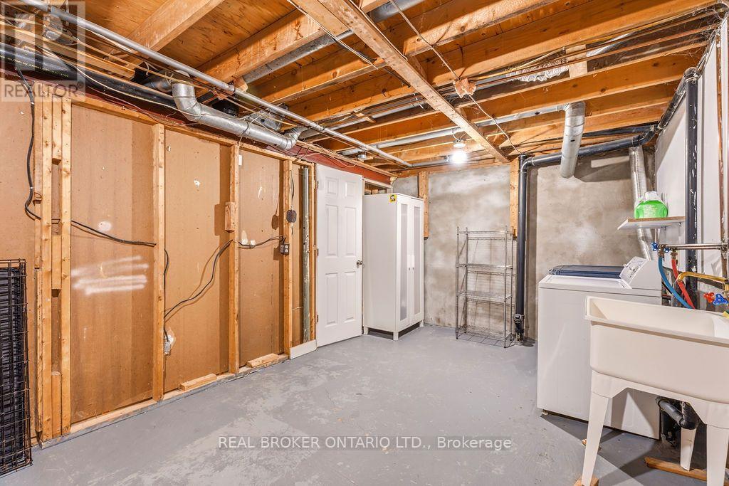 119 Teal Crescent Property Photo 31