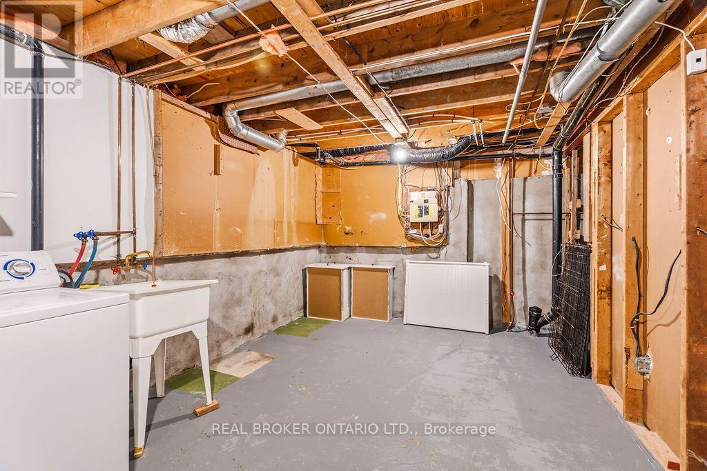 119 Teal Crescent Property Photo 32